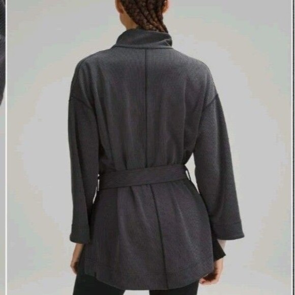 NWT Lululemon Women's Stretch Ribbed Softstreme Belted Wrap Size 12 - Picture 4 of 16